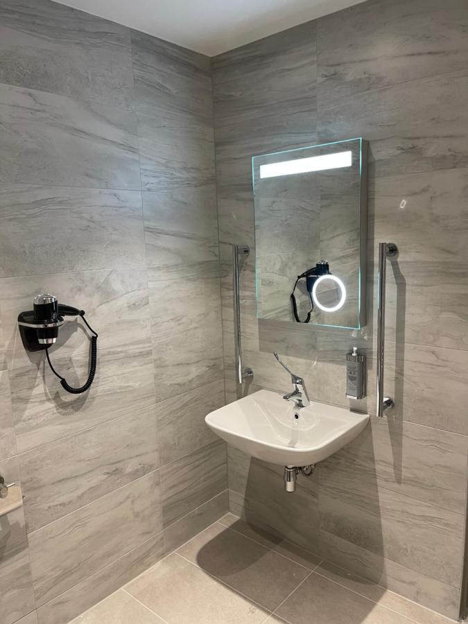 Spark By Hilton Luton Luton  Bagian luar foto
